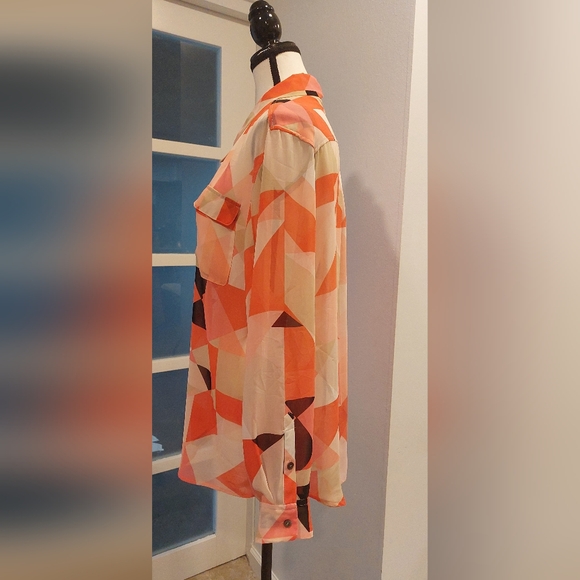 Two by Vince Camuto Abstract Button-Down Shirt - Coral and Cream - Picture 3 of 4